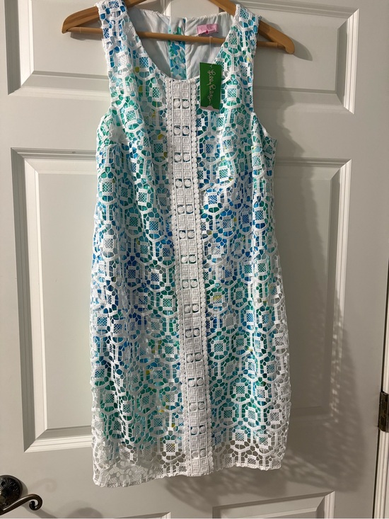 Lilly Pulitzer Dresses & Skirts - Lilly Pulitzer White Lace Overlay Mini Dress with Blue & Green Print